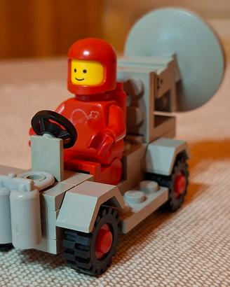 Classic Space n. 889 Radar Truck Lego