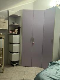 Armadio + sacrivania e sedia