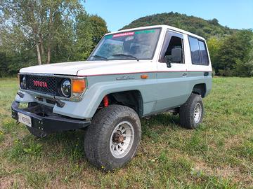 TOYOTA LJ70 FARO TONDO 