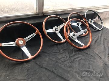 N. 5 Volanti per autovetture marca Alfa Romeo