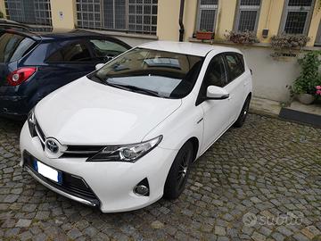 TOYOTA Auris 1.8 Hybrid ACTIVE - novembre 2013