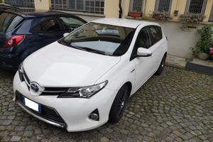 TOYOTA Auris 1.8 Hybrid ACTIVE - novembre 2013