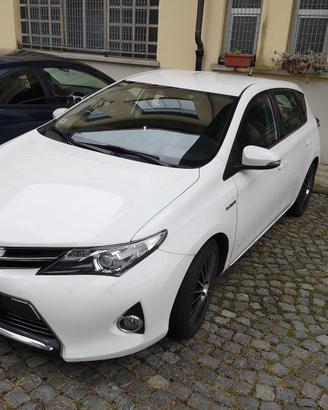 TOYOTA Auris 1.8 Hybrid ACTIVE - novembre 2013