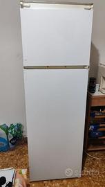 Frigorifero Indesit con freezer