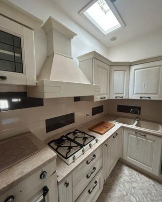 Cucina LUBE in legno bianco