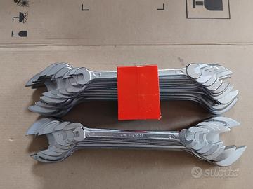 2 seri di chiavi a forchetta  