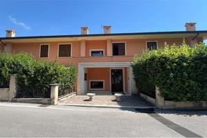 San Mariano, Appartamento con le caratteristiche