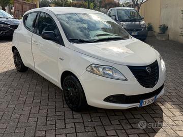 Lancia Ypsilon 1.2 69 CV 5 porte Platinum