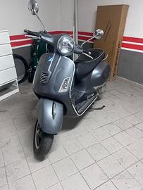 Vespa 300 GTS Super