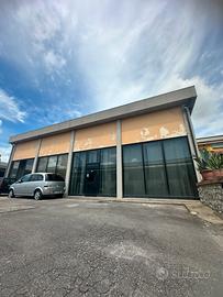 Capannone Immobile magazzino rivendita uffici