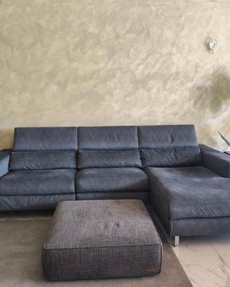 DIVANO, POUF E TAPPETO