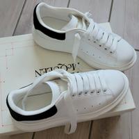 Alexander McQueen n. 37