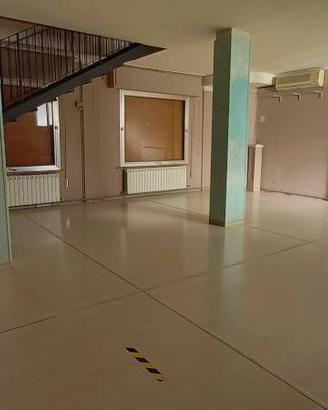Immobile di 280 m² con 2 locali a Copparo