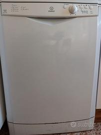 Lavastoviglie Indesit