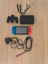 Nintendo Switch + Accessori + Custodia 