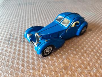 Burago Bugatti Atlantic 1936 in scala 1/24 origina