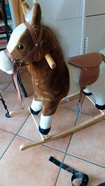 cavallo giocattolo