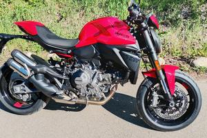 Ducati Monster 890+ rossa