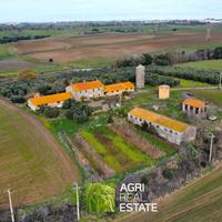 Terreno agricolo 48 HA con casale e fabbricati