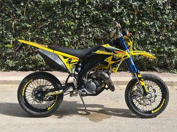 Suzuki Valenti RME 50 Top tpr 86