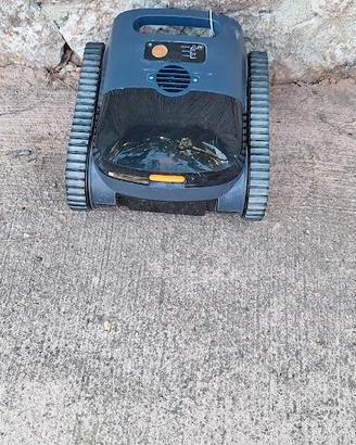 Robot pulitore per piscine senza fili