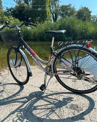 BICICLETTA  DONNA  28
