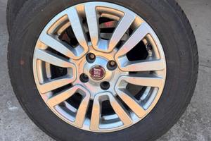 Gomme estive con cerchi in lega originali FIAT