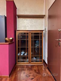 Vetrinetta in legno con ante in vetro