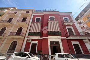 MONOLOCALE A BARI