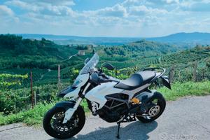Hyperstrada