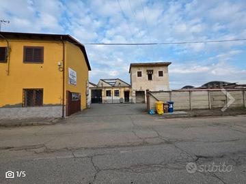 Capannone a San Francesco al Campo