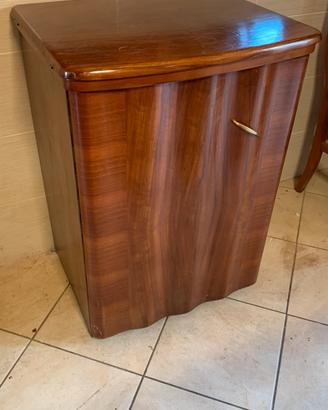 Macchina per cucire Necchi con mobiletto in legno