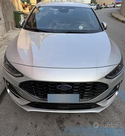 Ford Focus 1.0 benz/ibrida stline