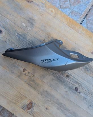 fianchetto posteriore destro Triumph Street triple