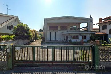 Terrento edificabile capannone centro paese