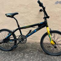 Bicicletta  BMX BLADE