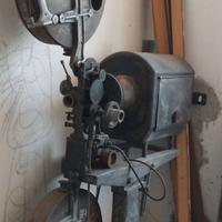 Proiettore cinematografo antico