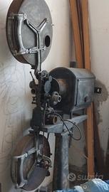 Proiettore cinematografo antico