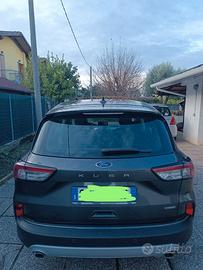 Ford kuga Hybrid tenuta benissimo
