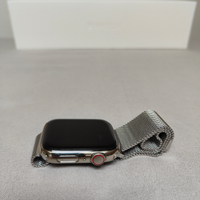 Apple Watch 4 Acciaio 44 mm LTE maglia milanese