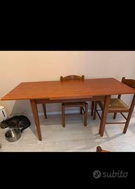 Tavolo Allungabile con 4 Sedie