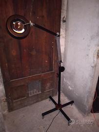 Lampada professionale con lente modernariato 