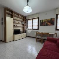 2 LOCALI A ALBANO SANT'ALESSANDRO