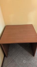 Scrivania in legno 