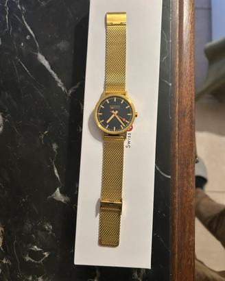 Iconico orologio mondaine