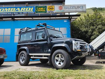 Land Rover Defender 90 2.4 TD4 rara versione svx