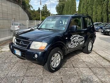 Mitsubishi Pajero 2.5 TDI 3p.