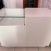 Mobile negozio con vetrina espositiva