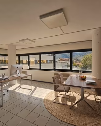 Luminoso Ufficio 35mq All-Inclusive a Pergine