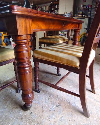 Tavolo allungabile con 6 sedie